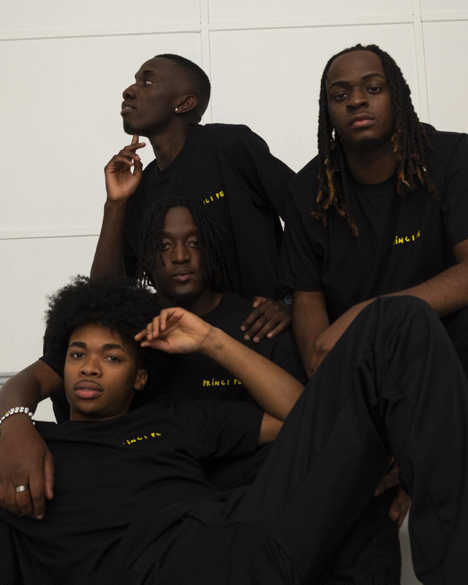 A Photo of people from the Nuno Vieira and RS Produções Visual Installment.