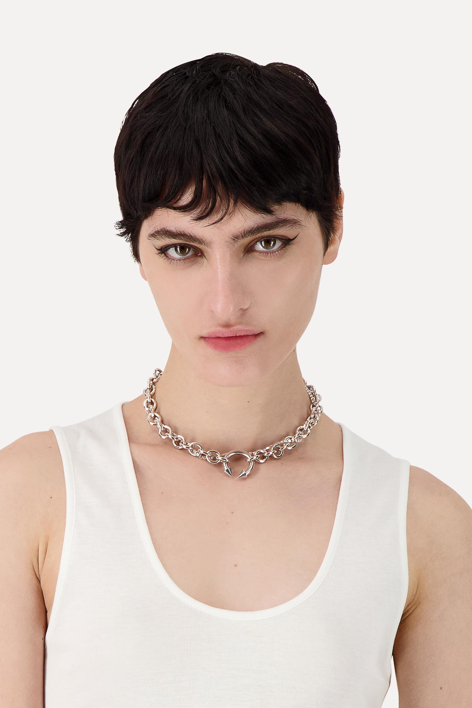 Person wearing the Justine Clenquet Gale Necklace.