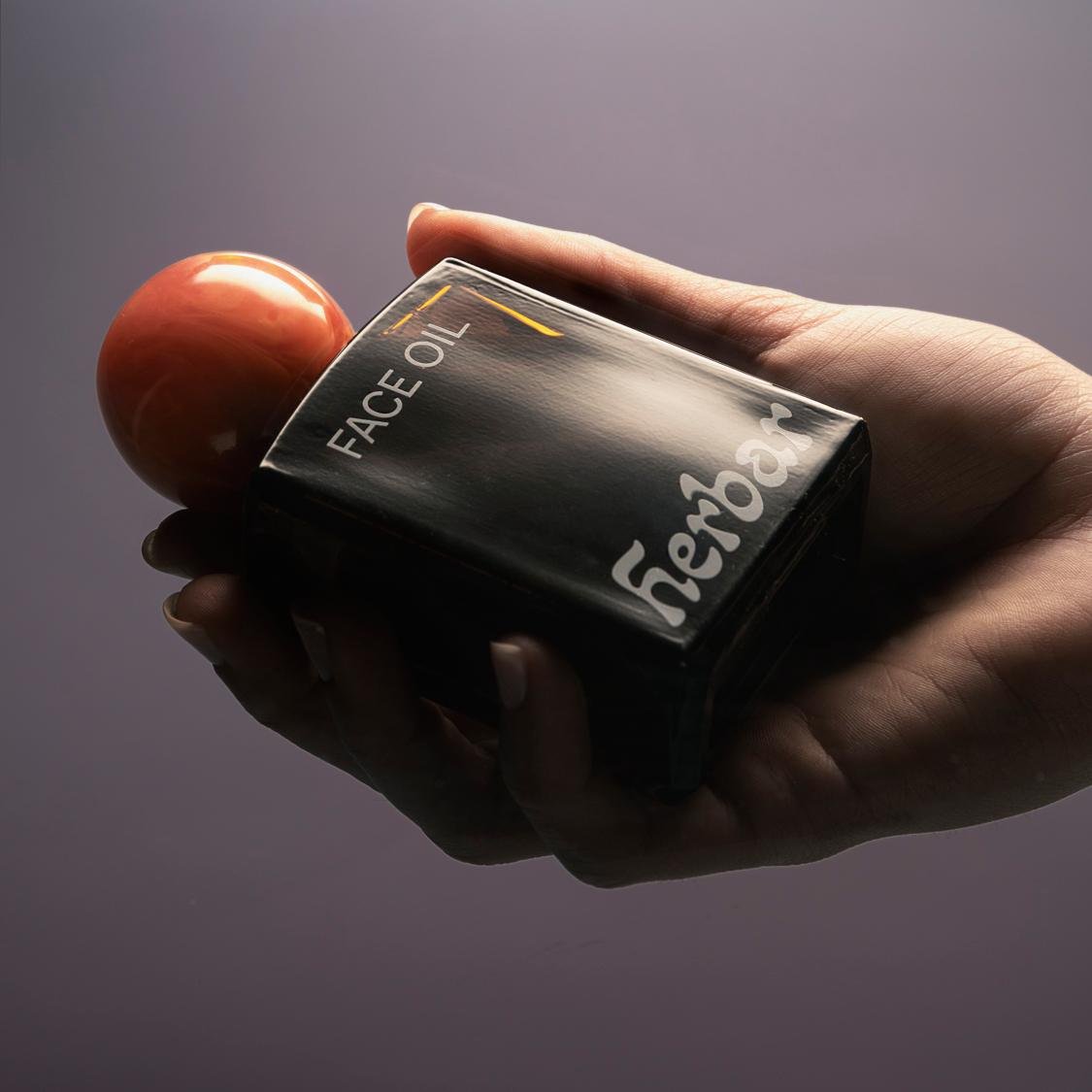 Hand with Herbar Face Oil (Travel Size)