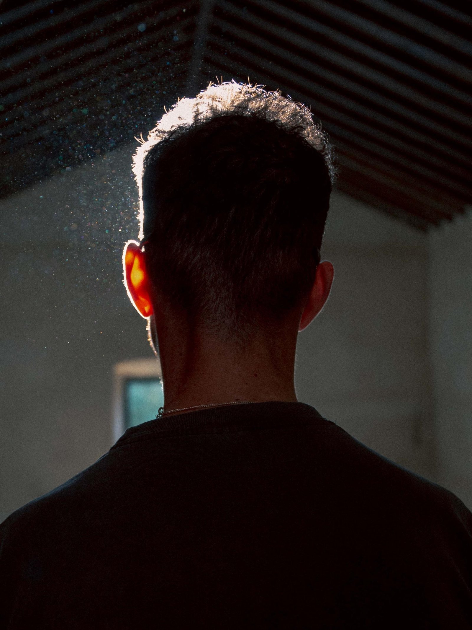 A model from behind for Visual Instalment 12.