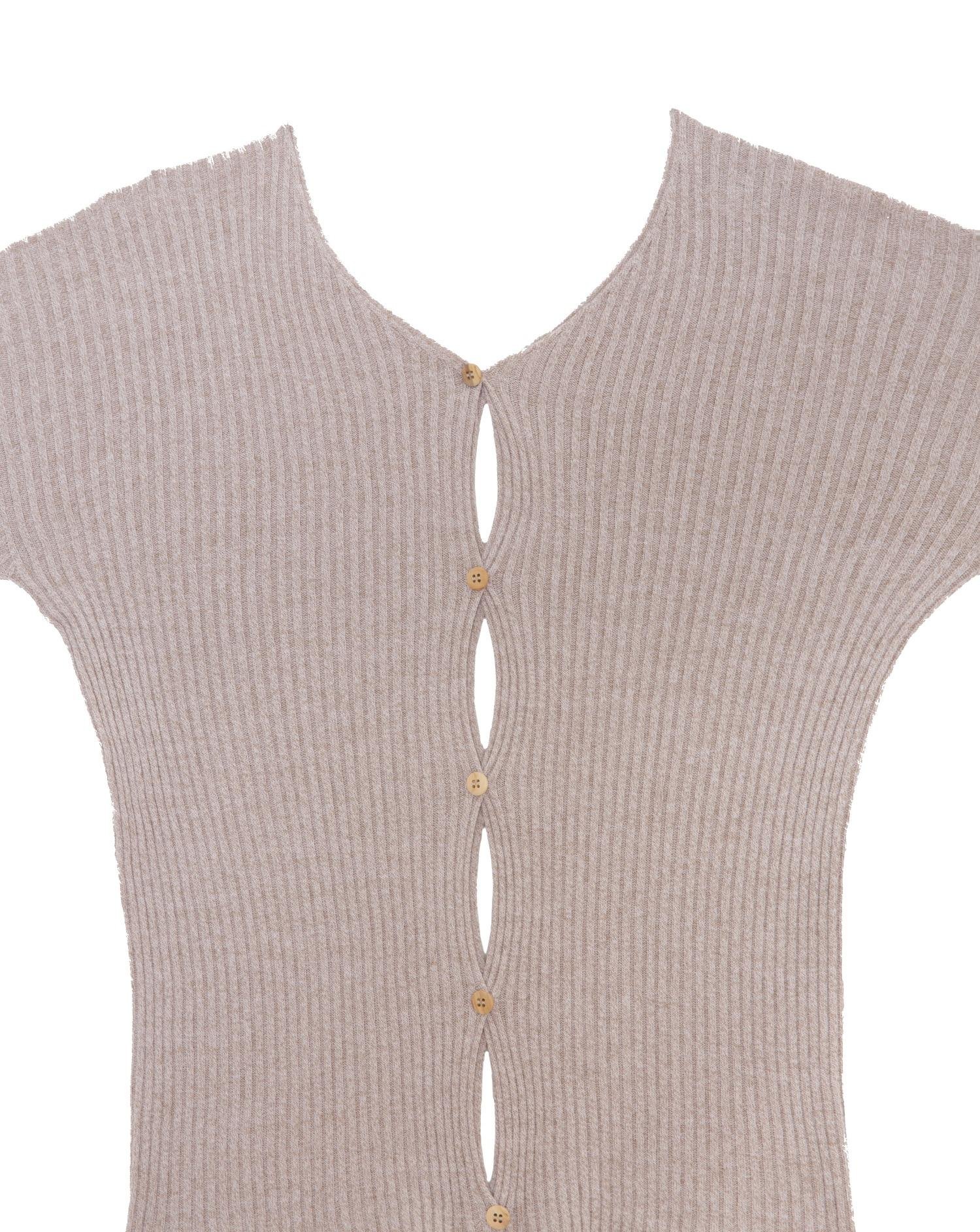 Baserange Birgi Cardigan buttoning detail