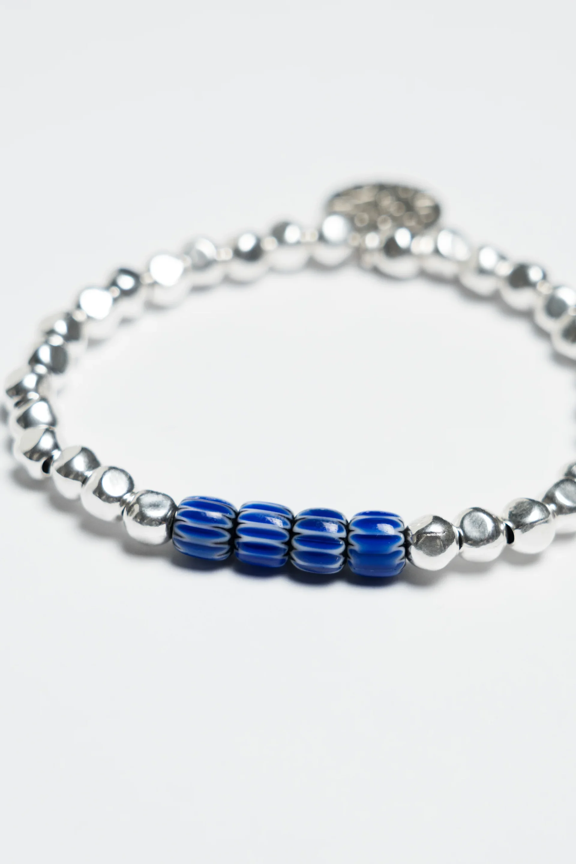 Gottlob Edition No. 2 bracelet Blue/White in a grey background