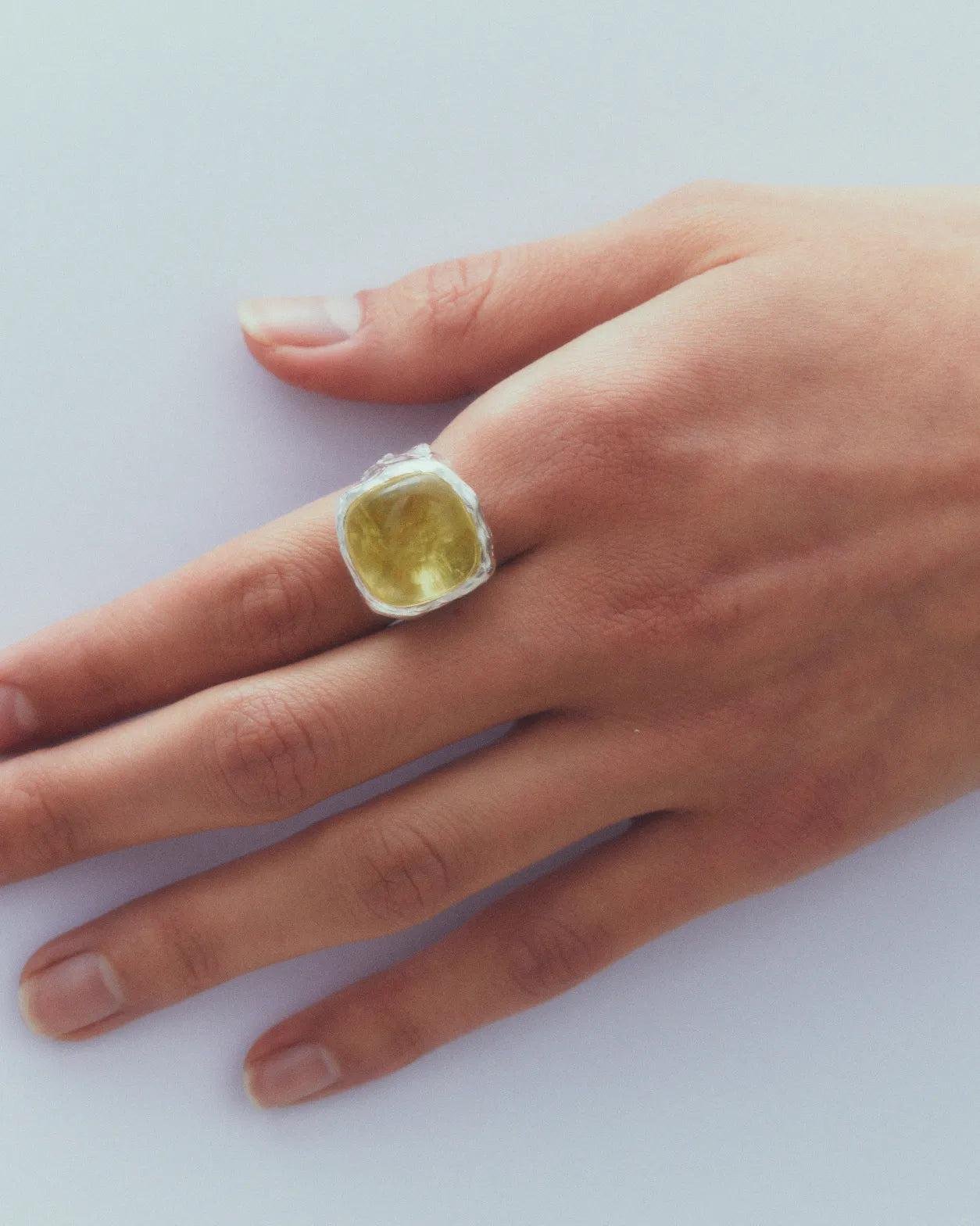 Simuero Boya Yellow Ring in the finger