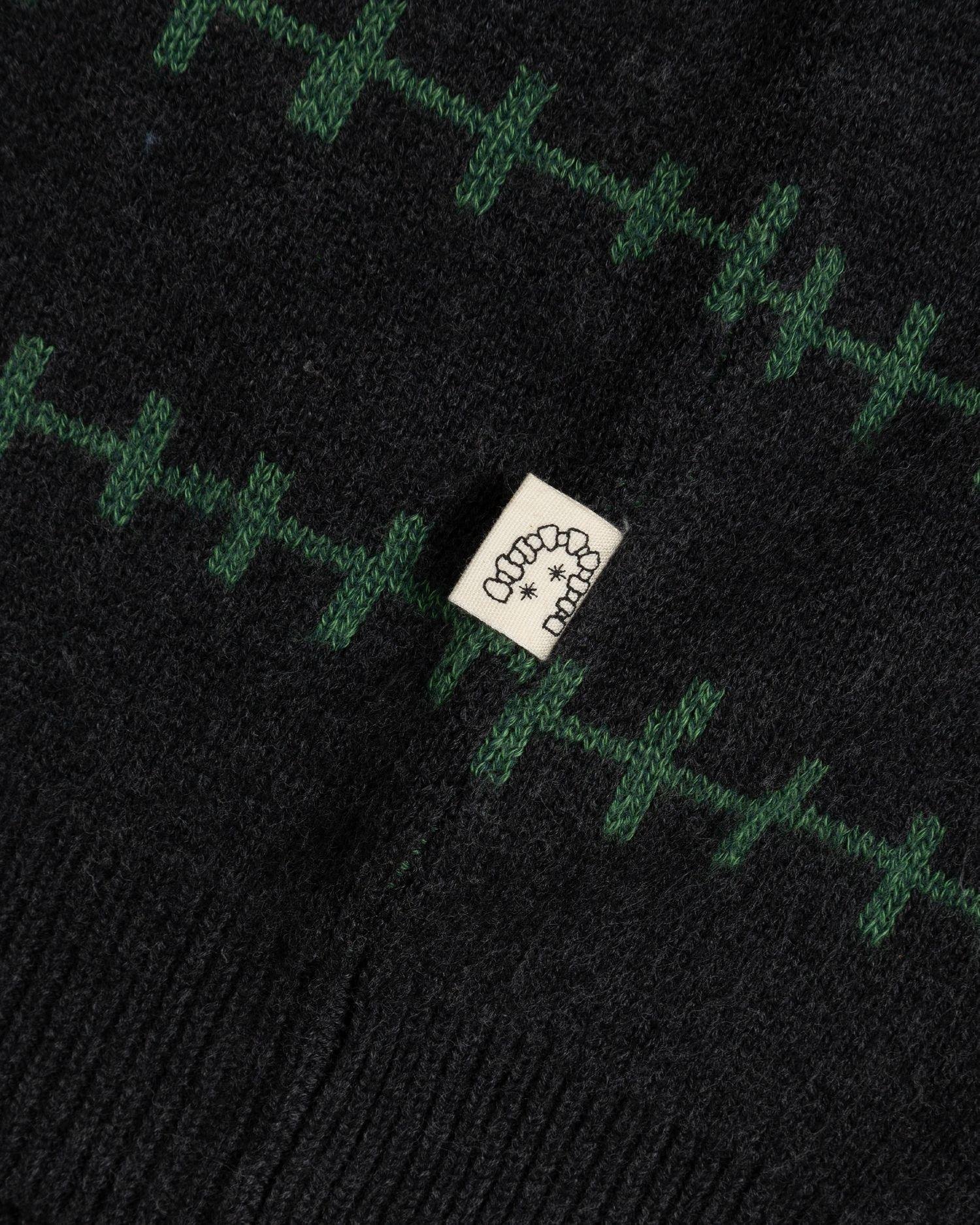Heresy Barb Vest label detail