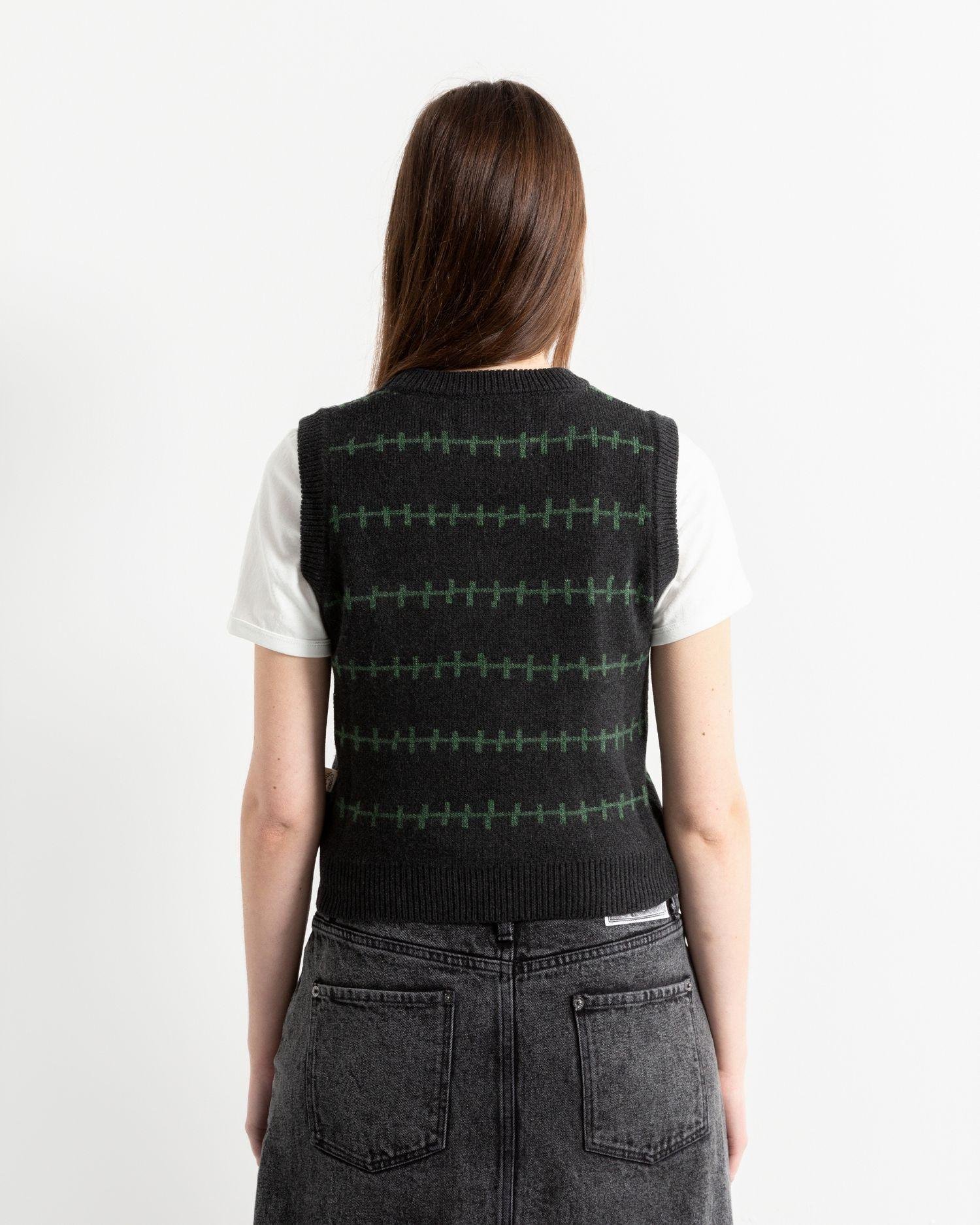 Person wearing the Heresy Barb Vest from the back