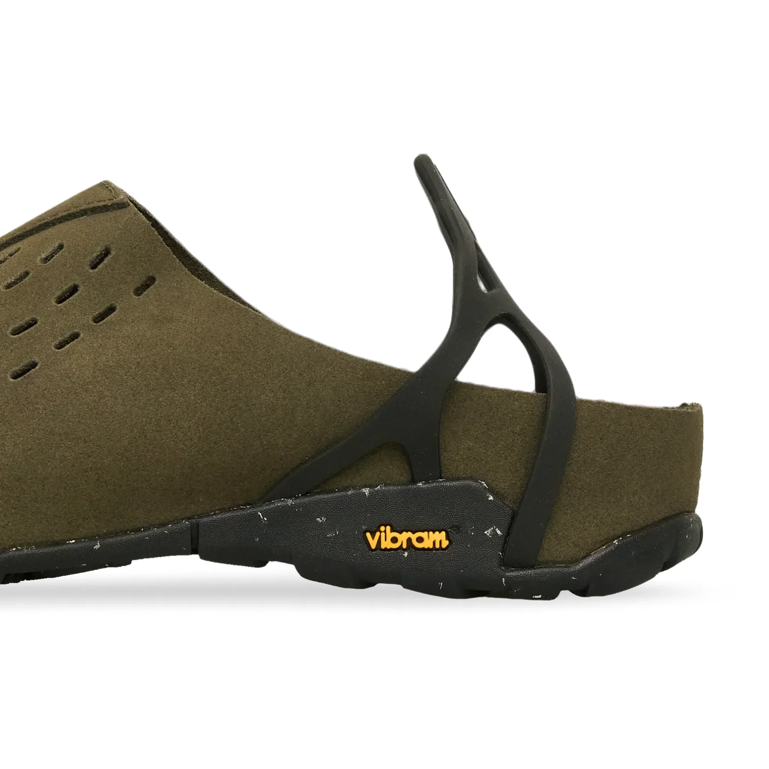 Roa Fedaia Olive Black heel detail in a white background