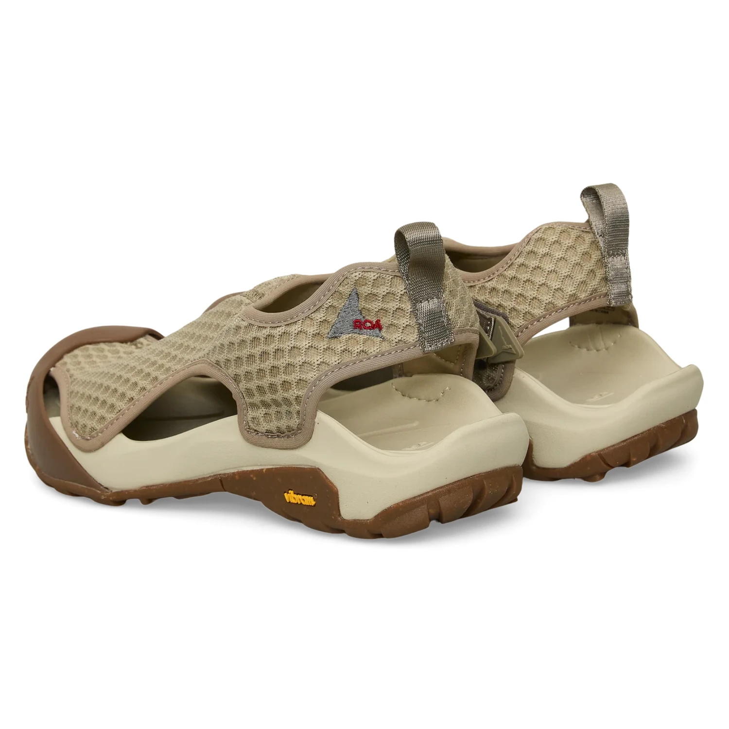 Roa Arpy Sand Honey side view in a white background