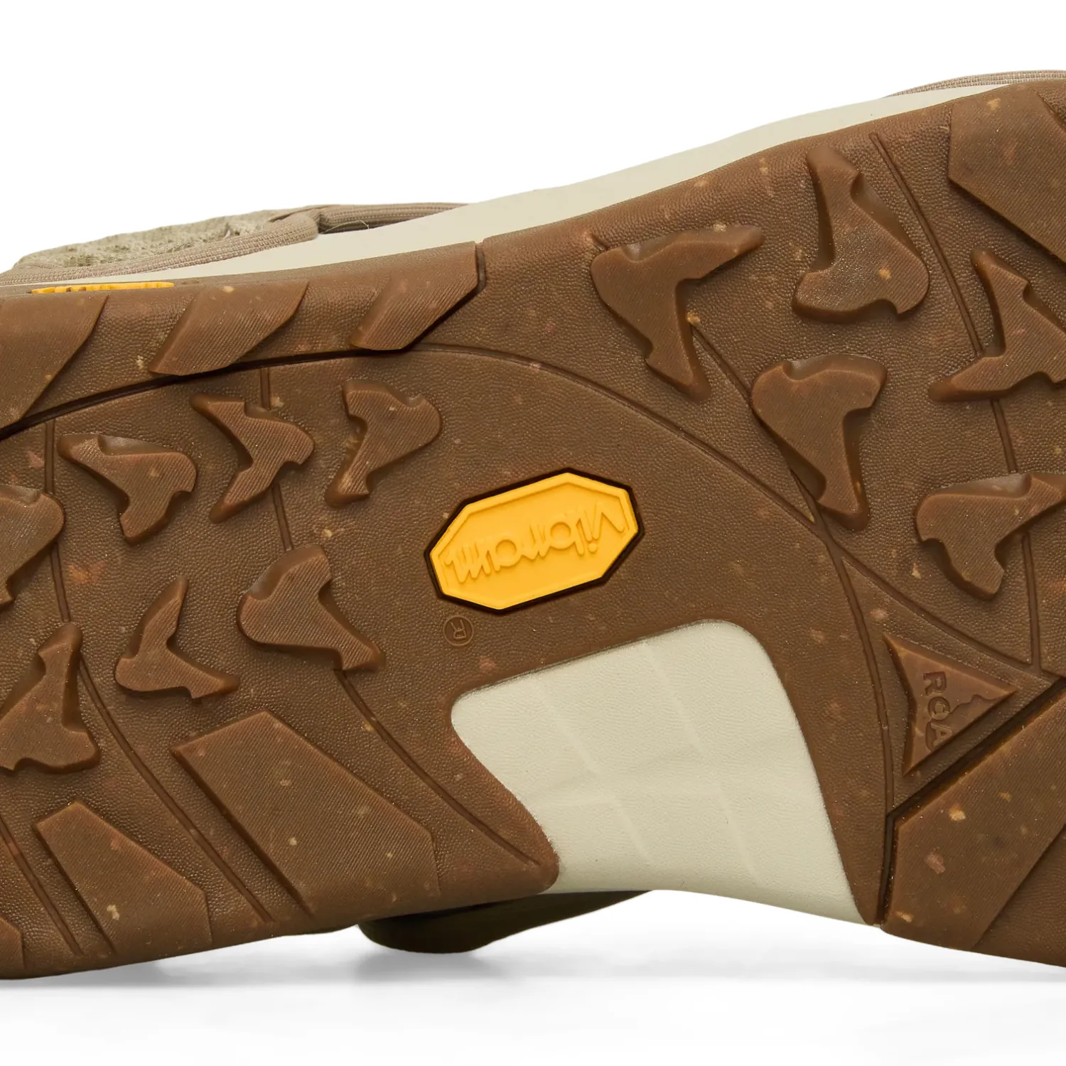 Roa Arpy Sand Honey sole detail in a white background