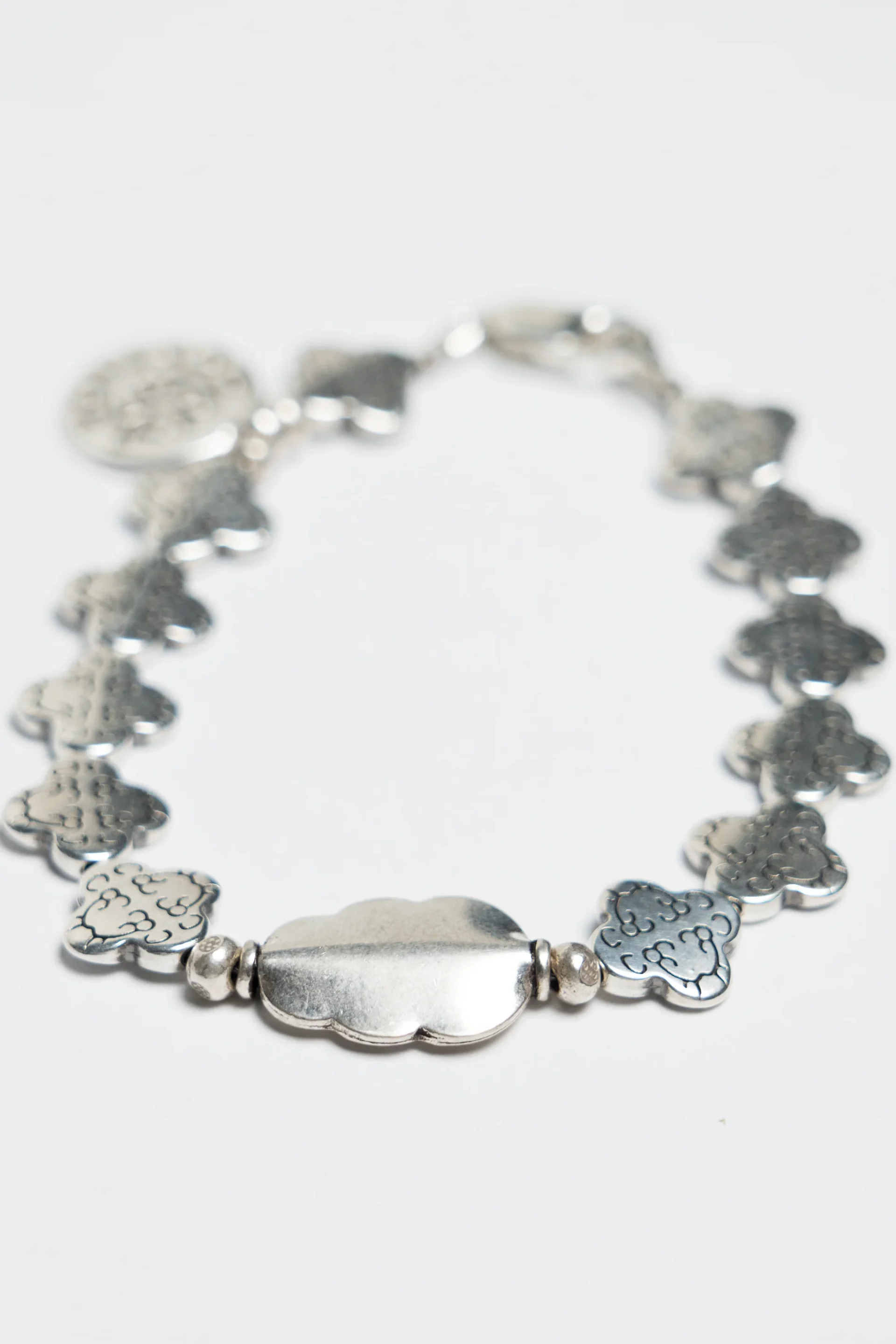Gottblob Edition 1 Bracelet Silver Leaf in a grey background