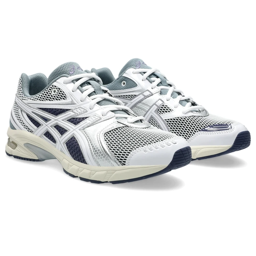 Asics Gel DS Trainer 14 White/Pure Silver side view in a white background