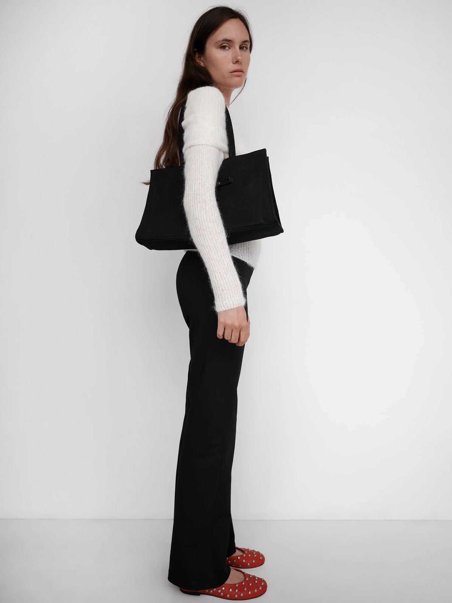 Gimaguas Annamaria Bag Canvas Black front view on model
