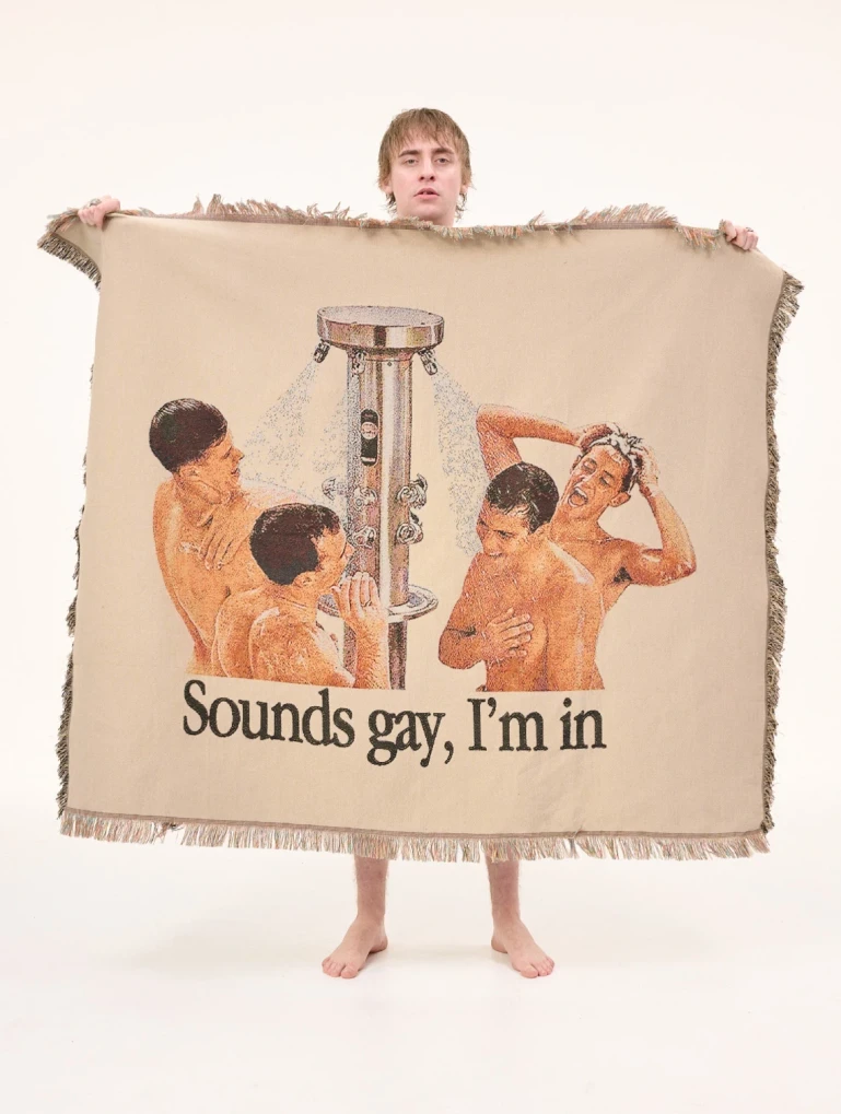 Carne Bollente Wet Dreams Blanket Multicolour front view on model