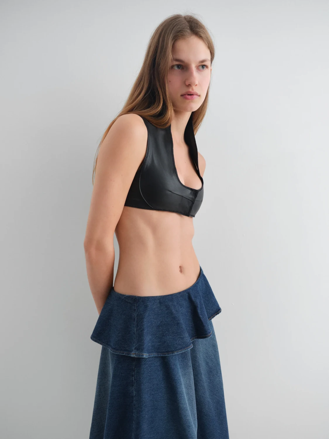 Gimaguas Jill Top Black side view on model