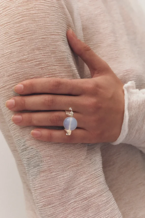 Simuero Lira Ring Silver/White top view on model