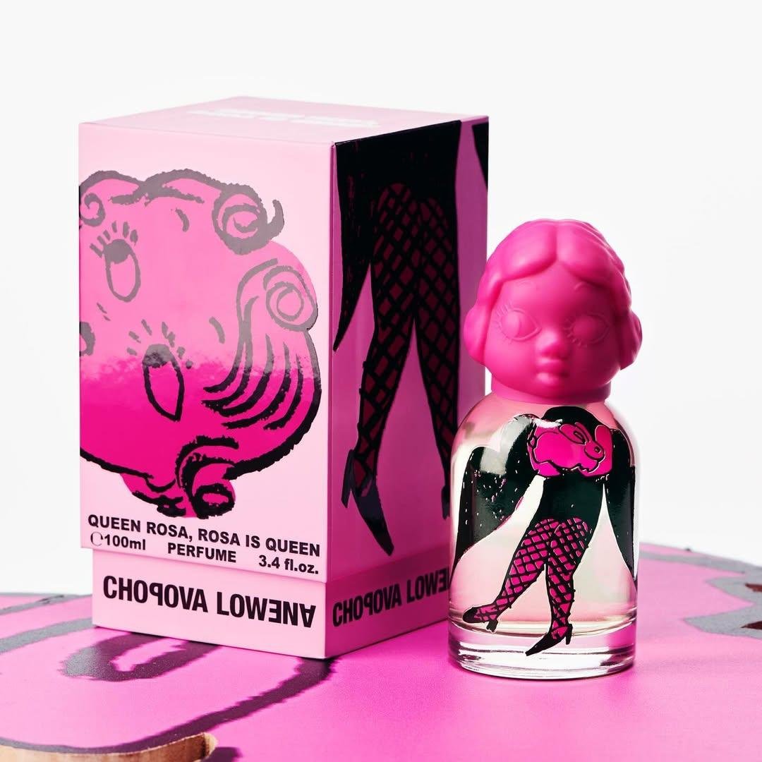 Chopova Lowena Queen Rosa, Rosa is Queen