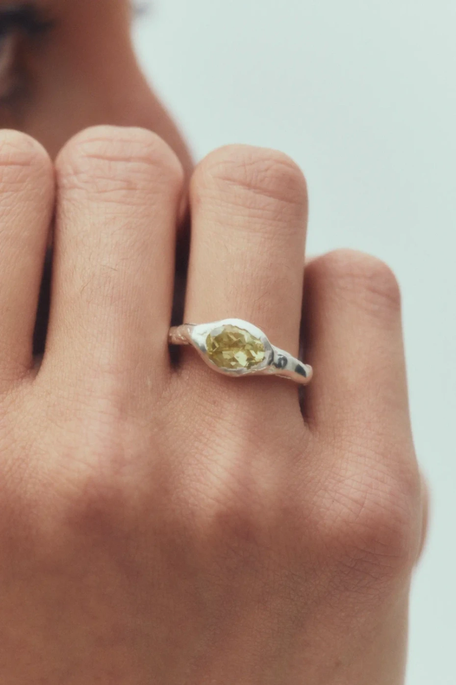 Simuero Faro Es Vedrà Ring Silver/Yellow on model