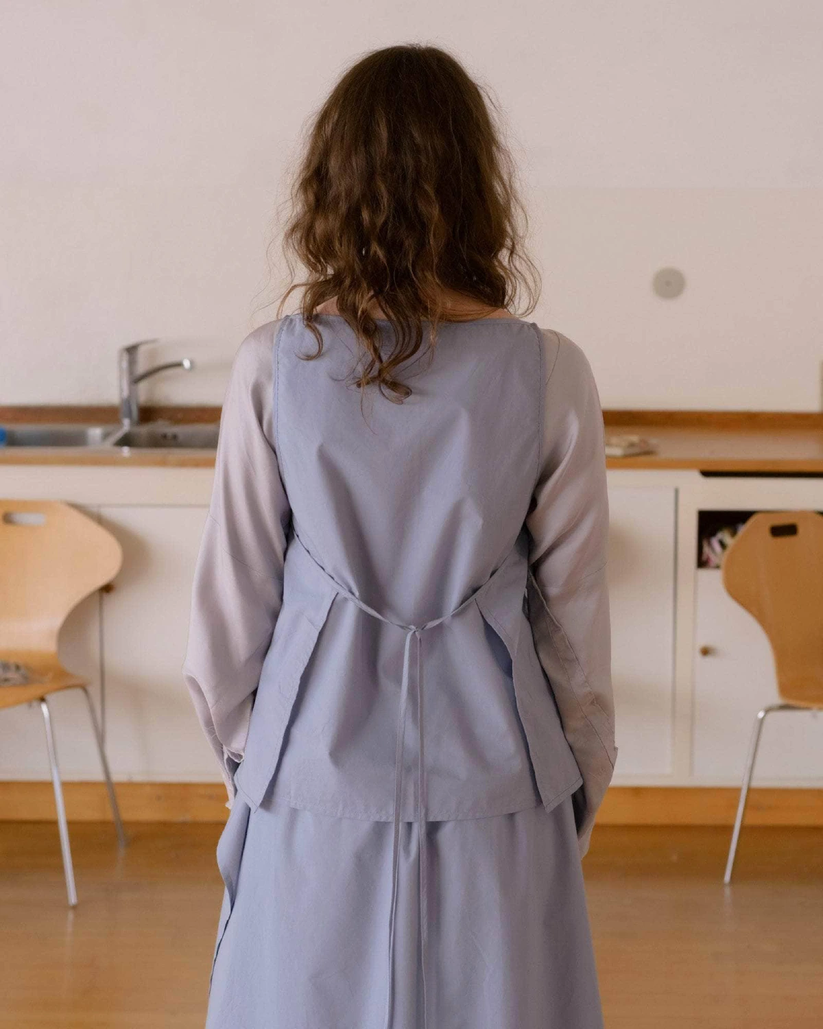 Baserange Decti Top Nelson Blue back view on model