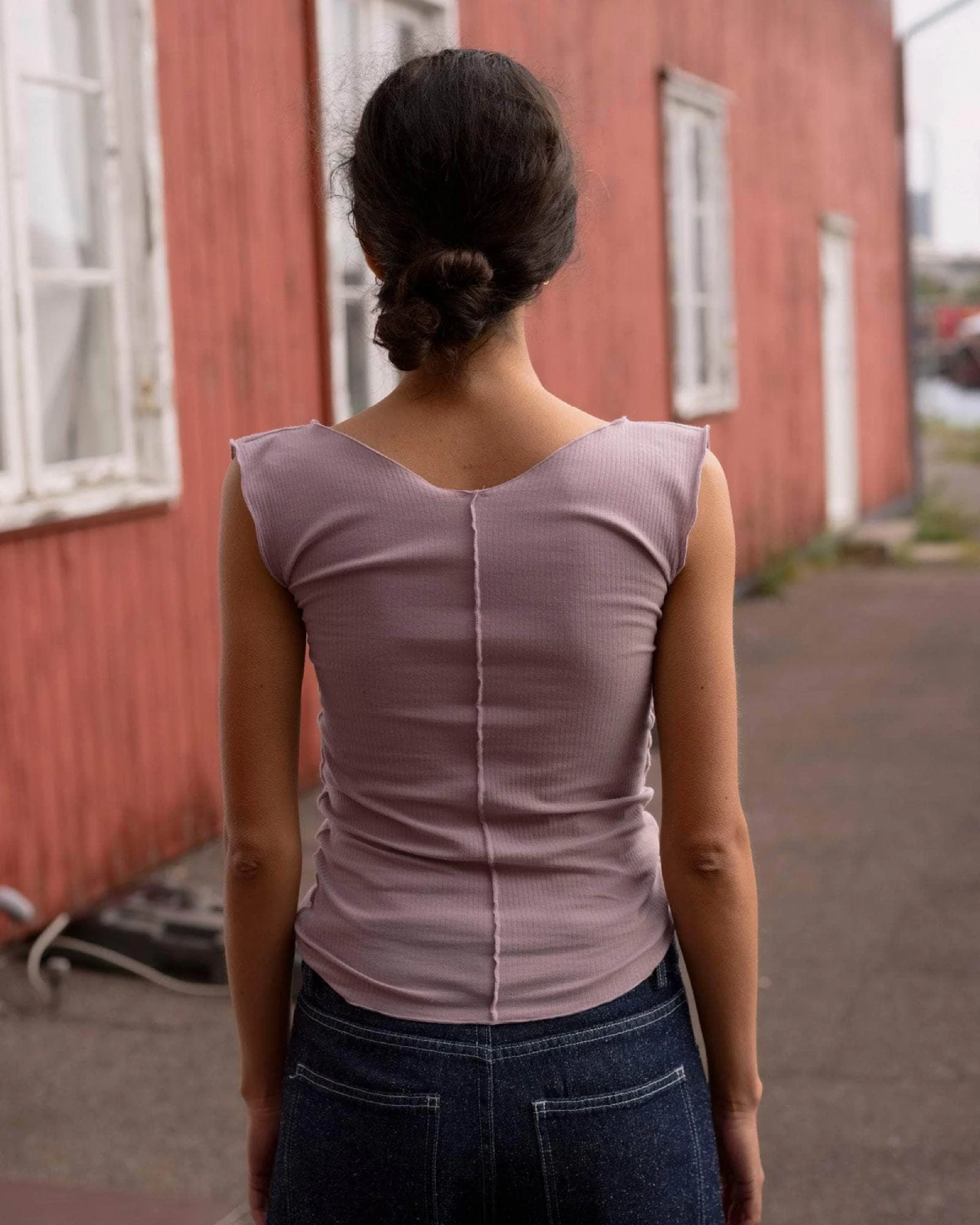 Baserange Phy Tank Verbe Purple/Green back view on model