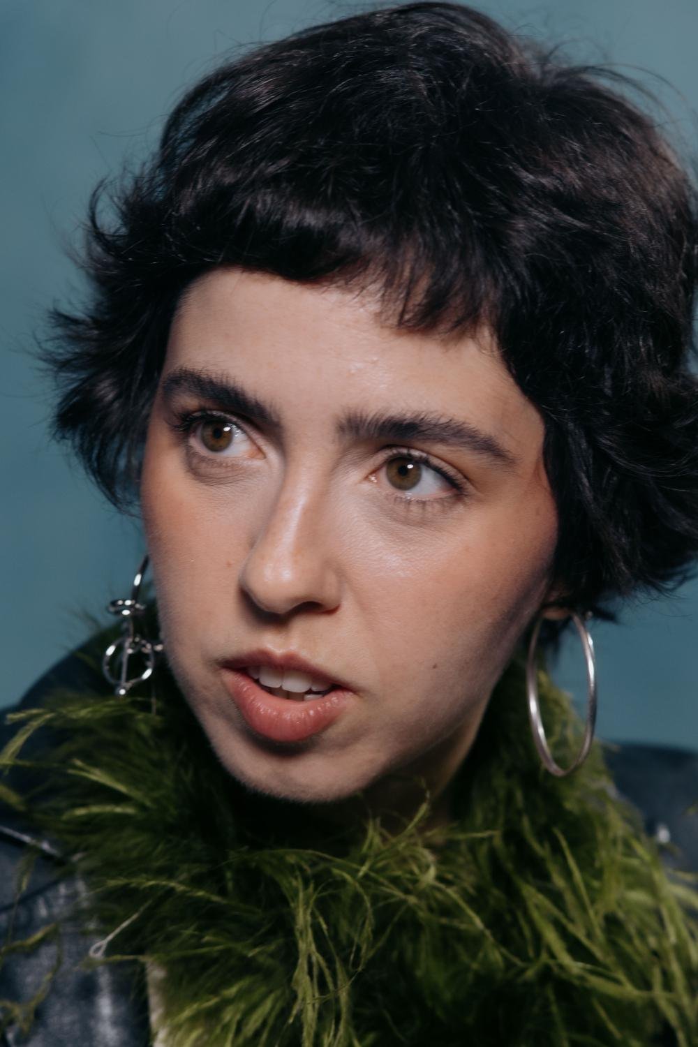 Parlamento Holiday - Bea Portrait