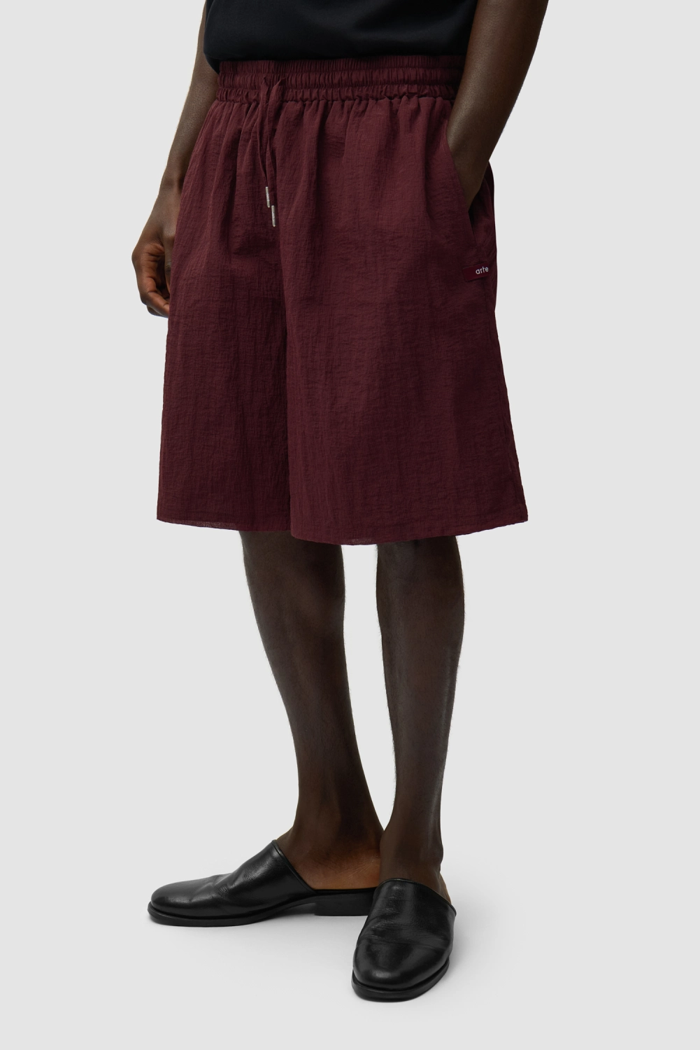 Arte Antwerp Mesh Shorts Bordeaux front view on model