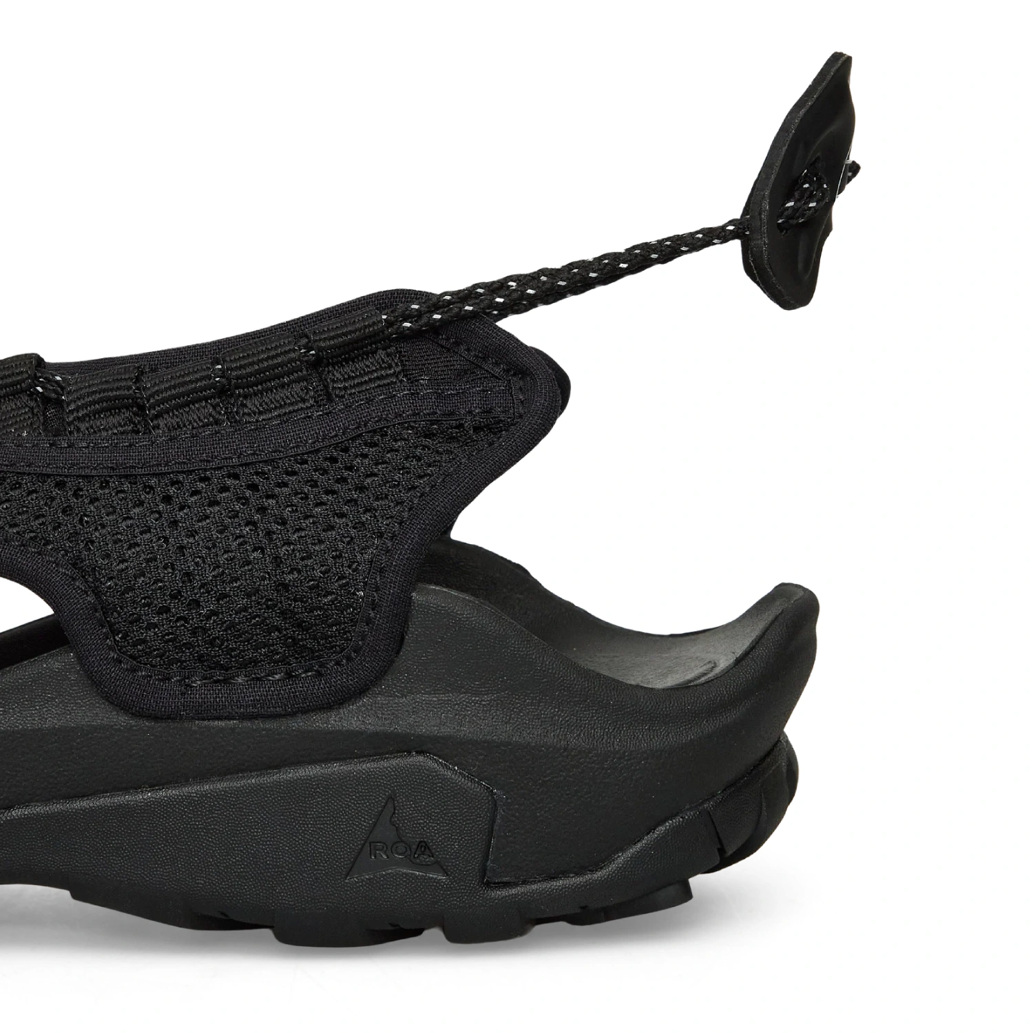 ROA Arpy Weaved Black side view detail in a white background