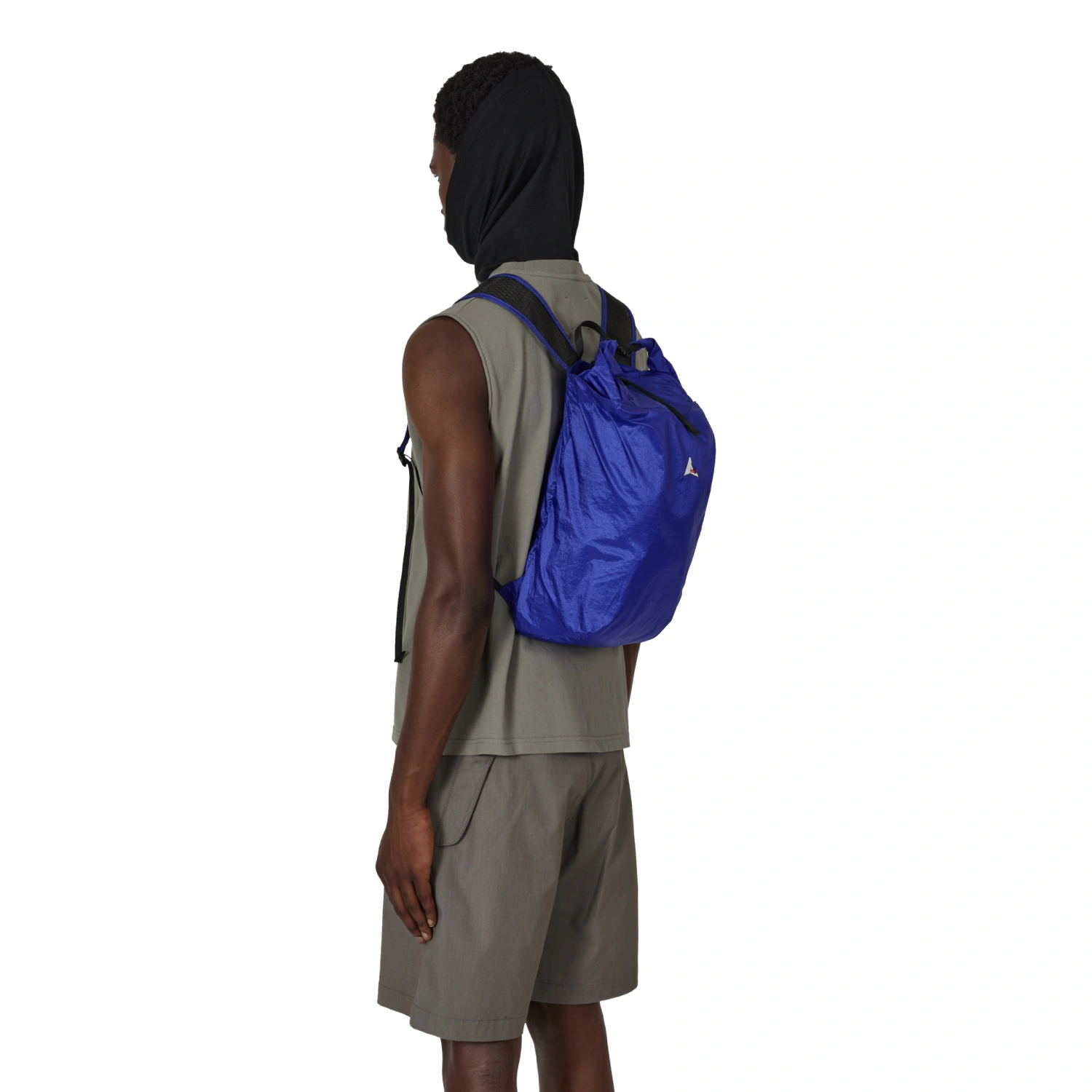 ROA Vaphi 15L Ripstop Packable Backpack Blue on model