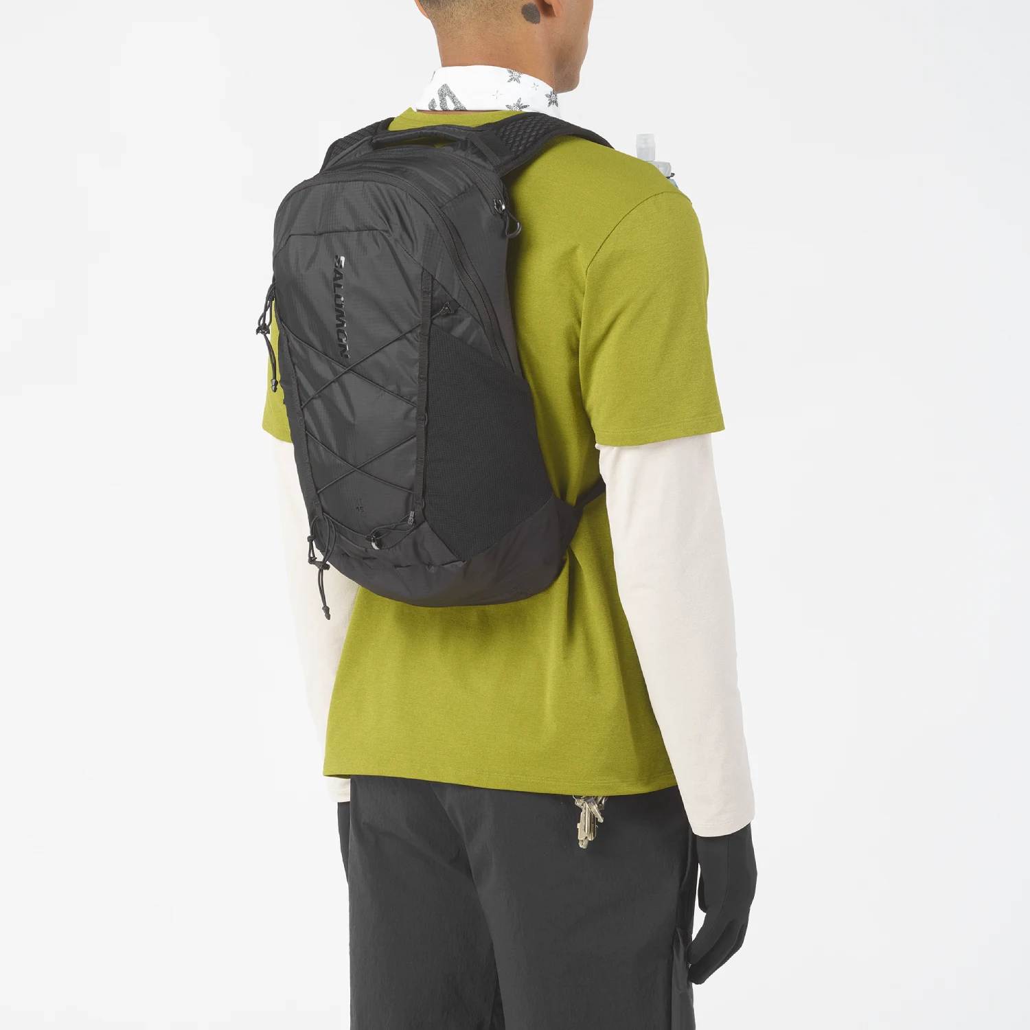 Salomon XT 15 Black on model