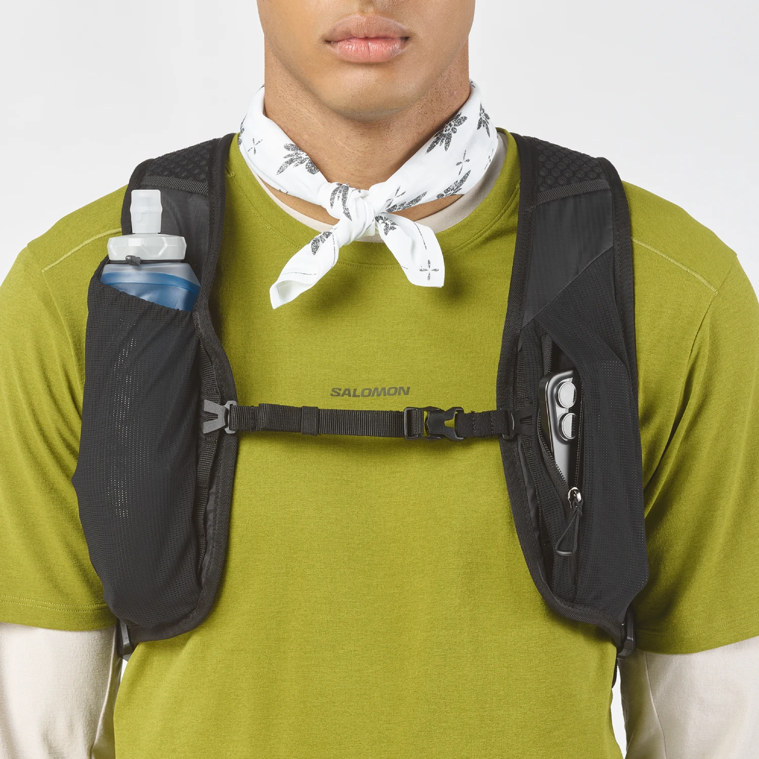 Salomon XT 15 Black on model