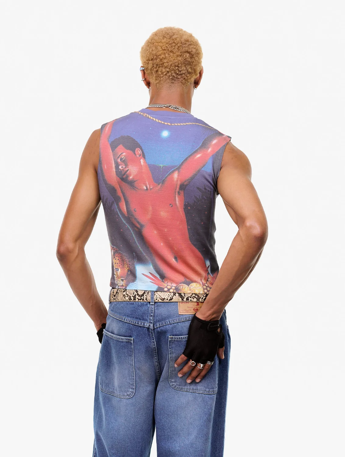 Carne Bollente Hasegawa Heatwave Top back view on model