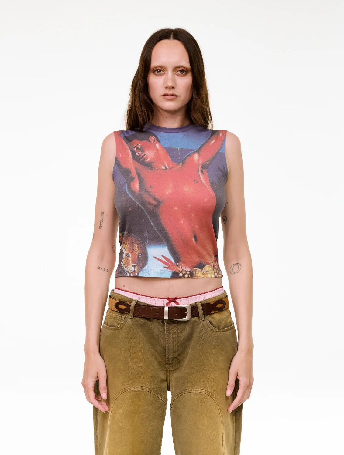 Carne Bollente Hasegawa Heatwave Top front view on model