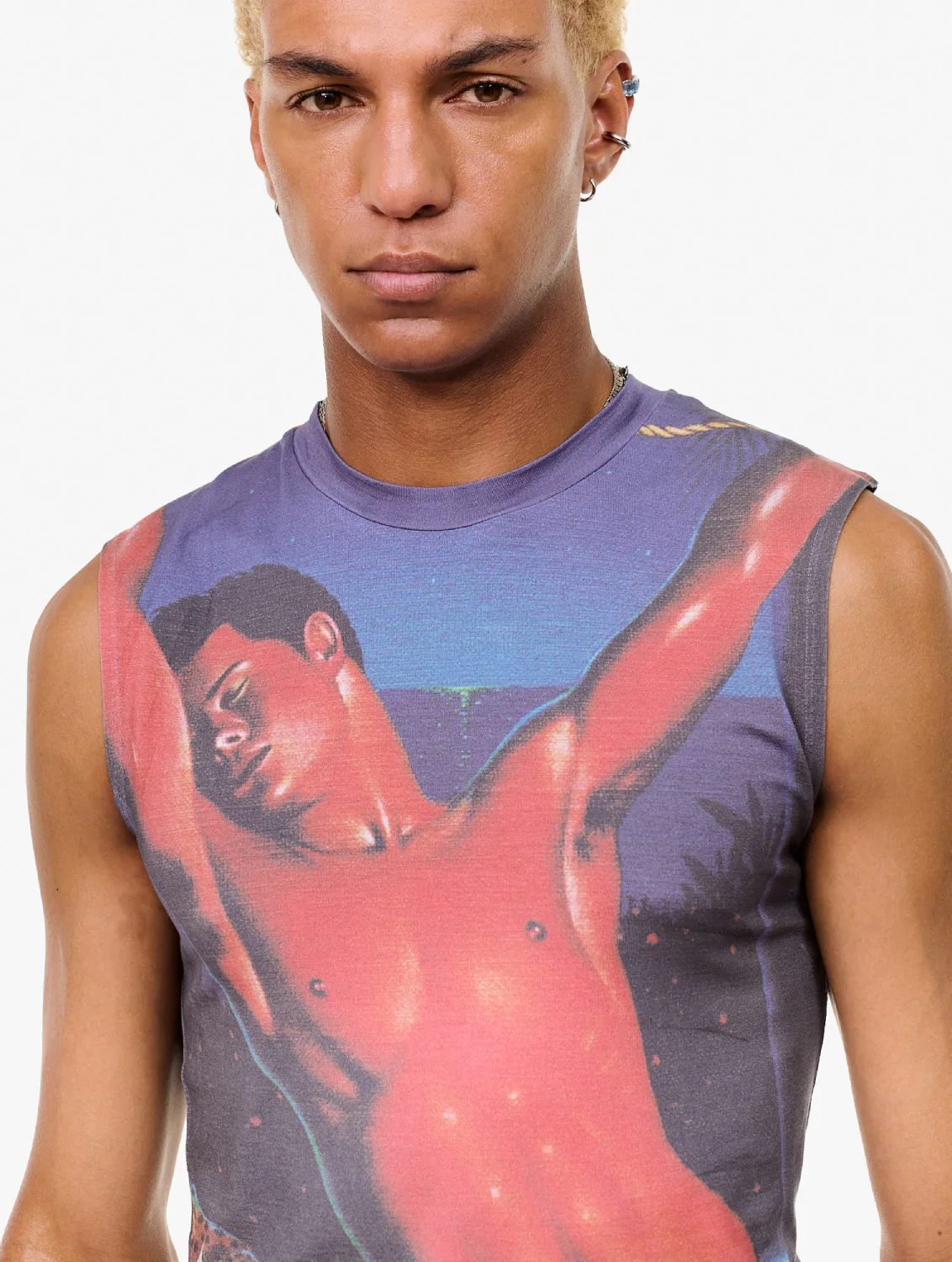 Carne Bollente Hasegawa Heatwave Top front view on model