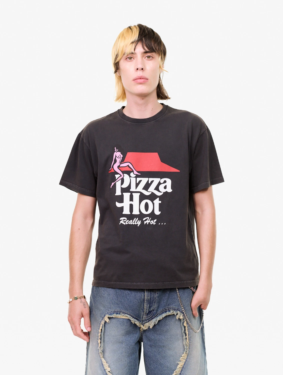 Carne Bollente Pizza Hot T-Shirt front view on model