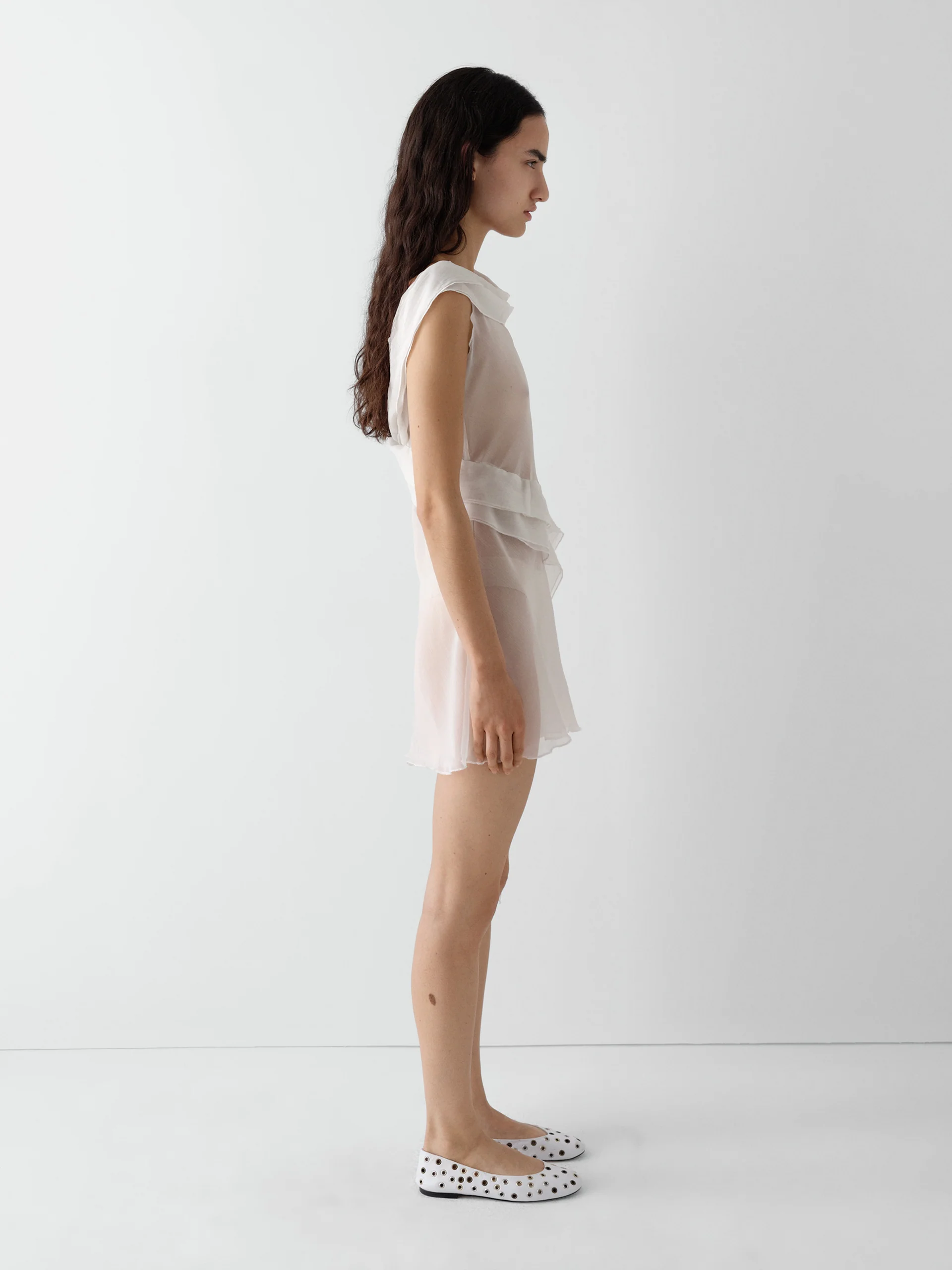 Gimaguas Boa Dress White side view on model