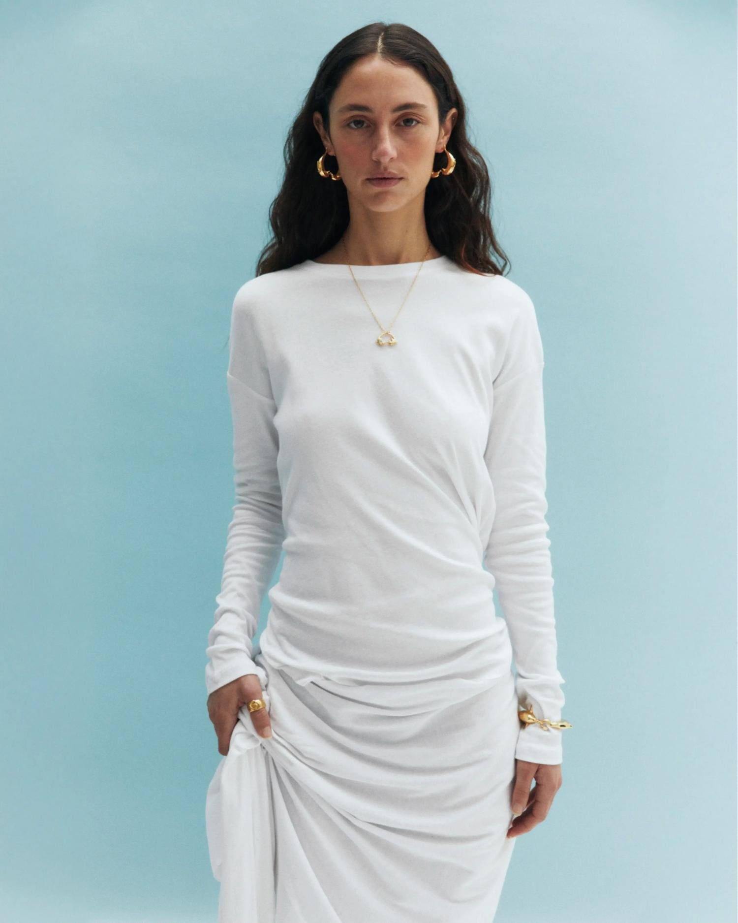 Simuero Los Delfines Hoop Earrings on model