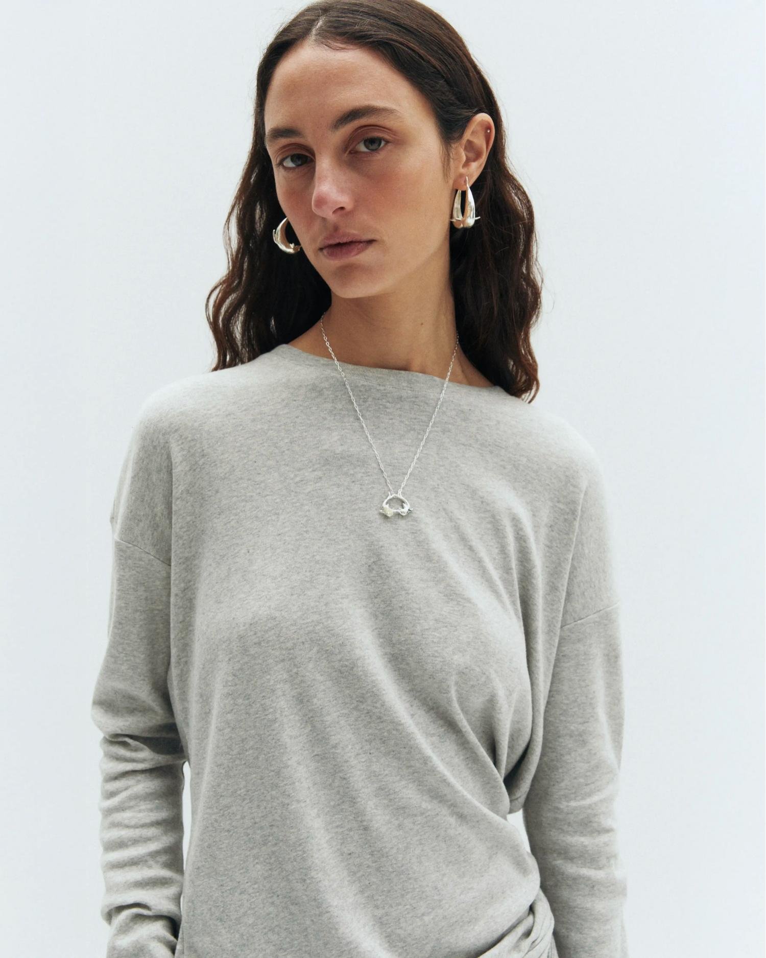 Simuero Los Delfines Necklace Silver on model