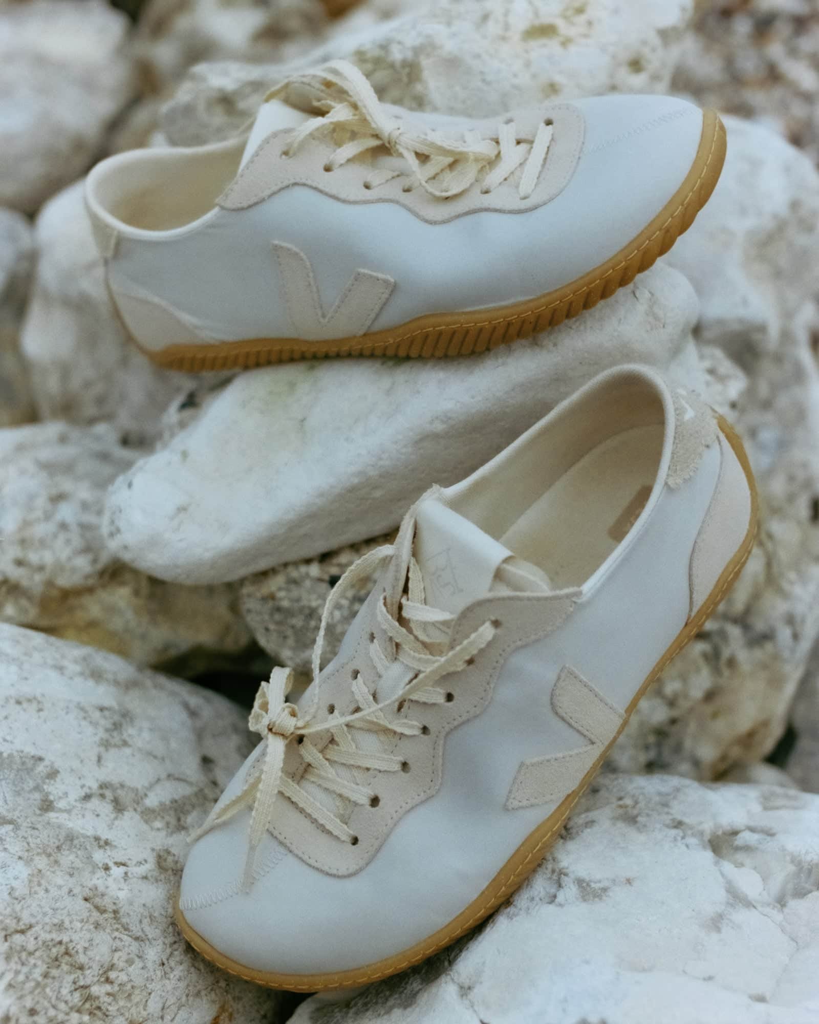 VEJA X Baserange Jitsu Nolyn Natural Grey