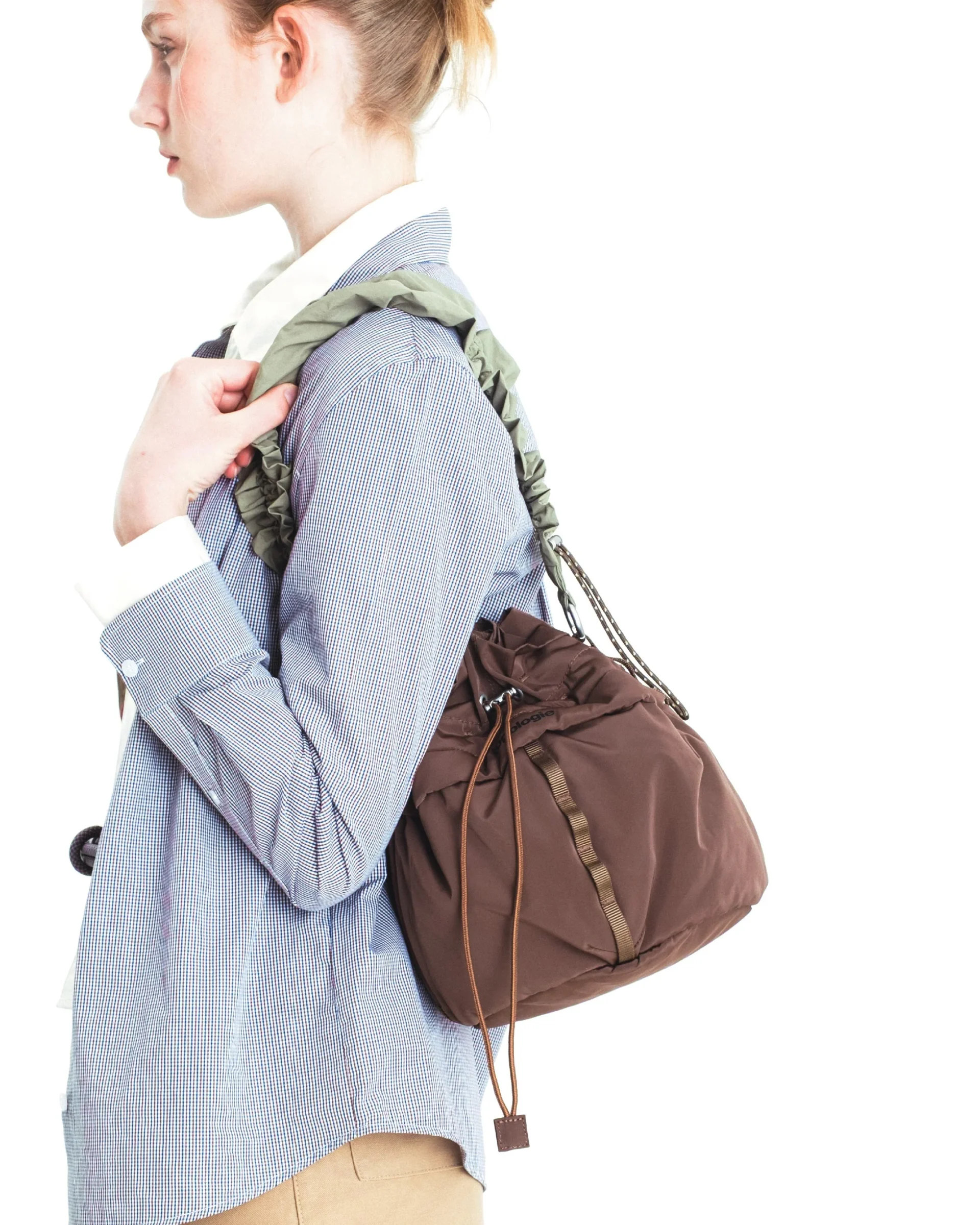 Topologie Cargo Bucket Medium on model